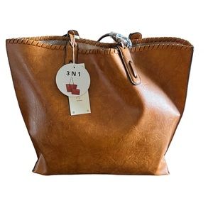 Super soft 3 in 1 handbag. Vegan leather